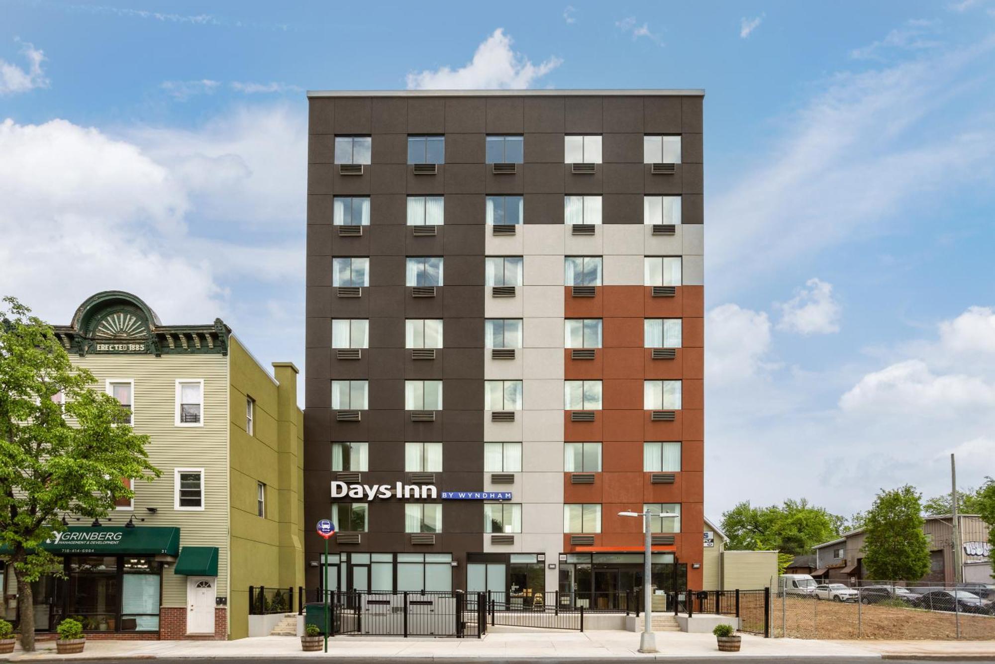 Days Inn By Wyndham Staten Island New York Eksteriør billede