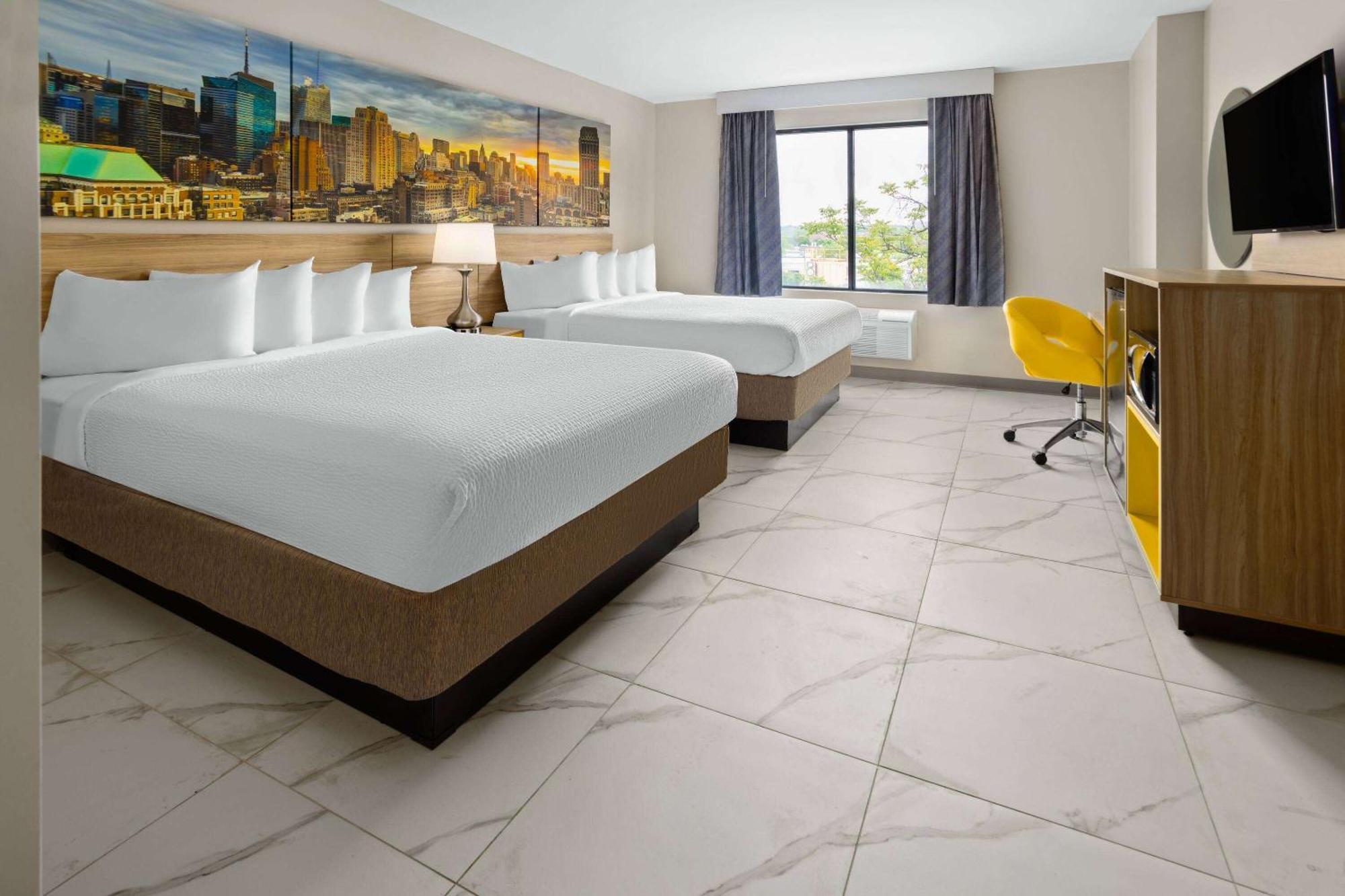 Days Inn By Wyndham Staten Island New York Eksteriør billede